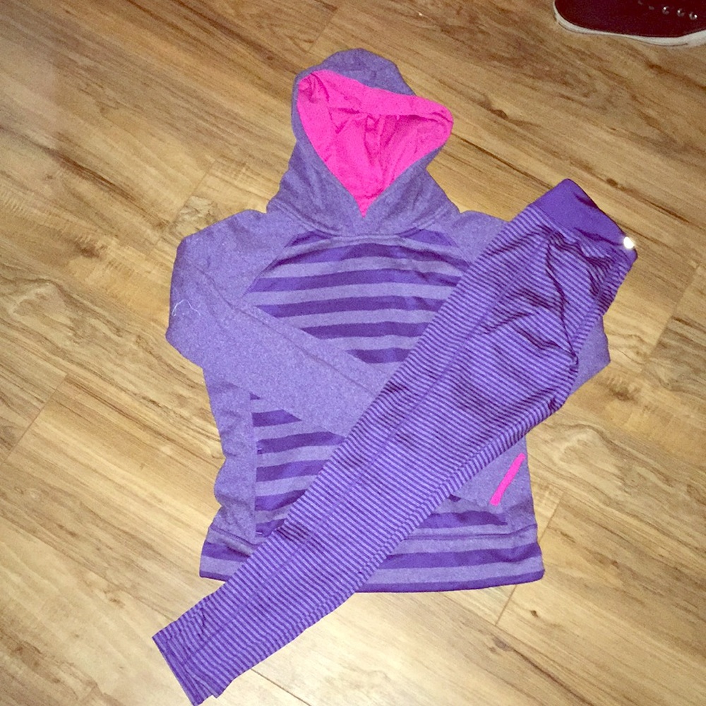 A  hoodie and legging outfit